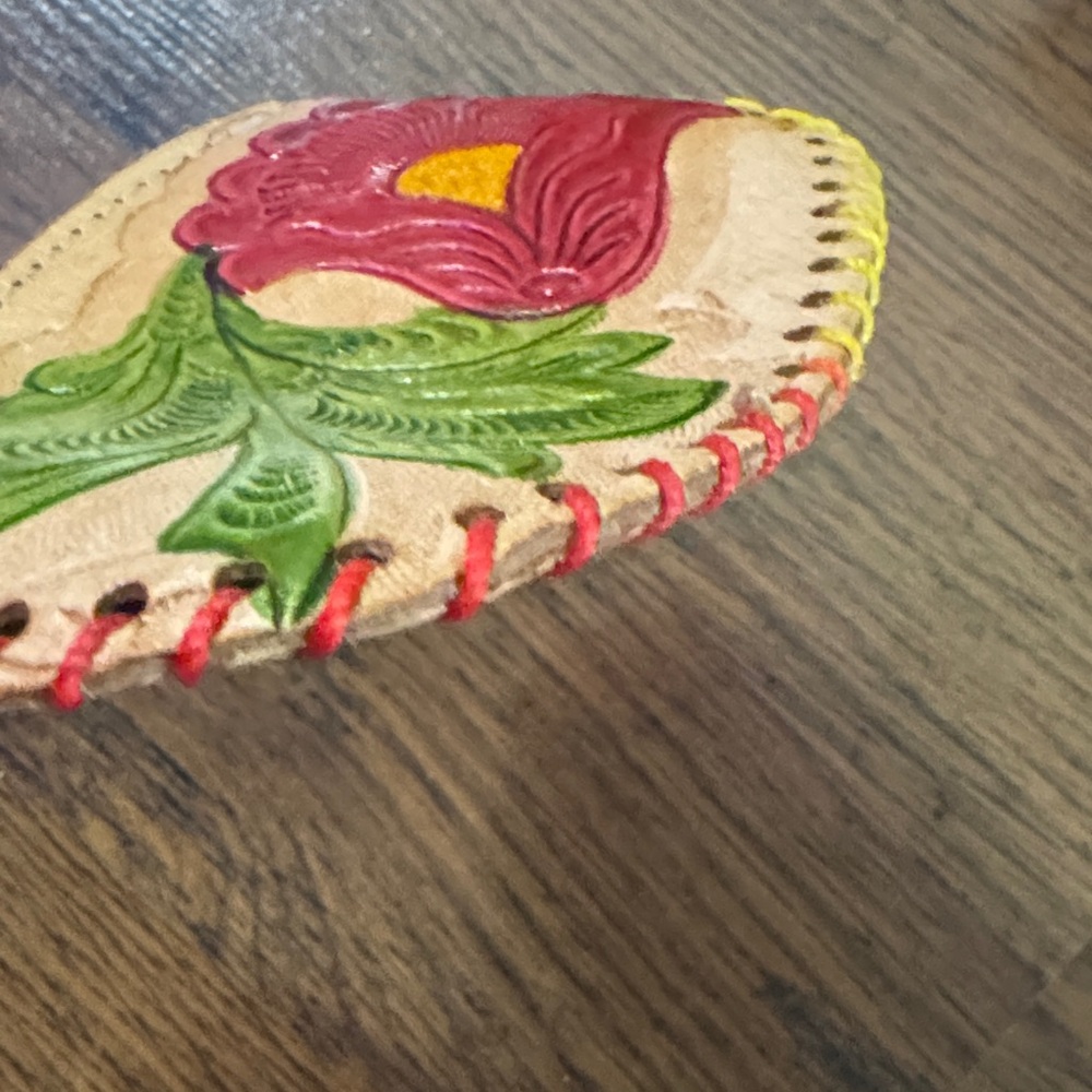 Floral Embossed Leather Coin Pouch - Picture 4 of 6